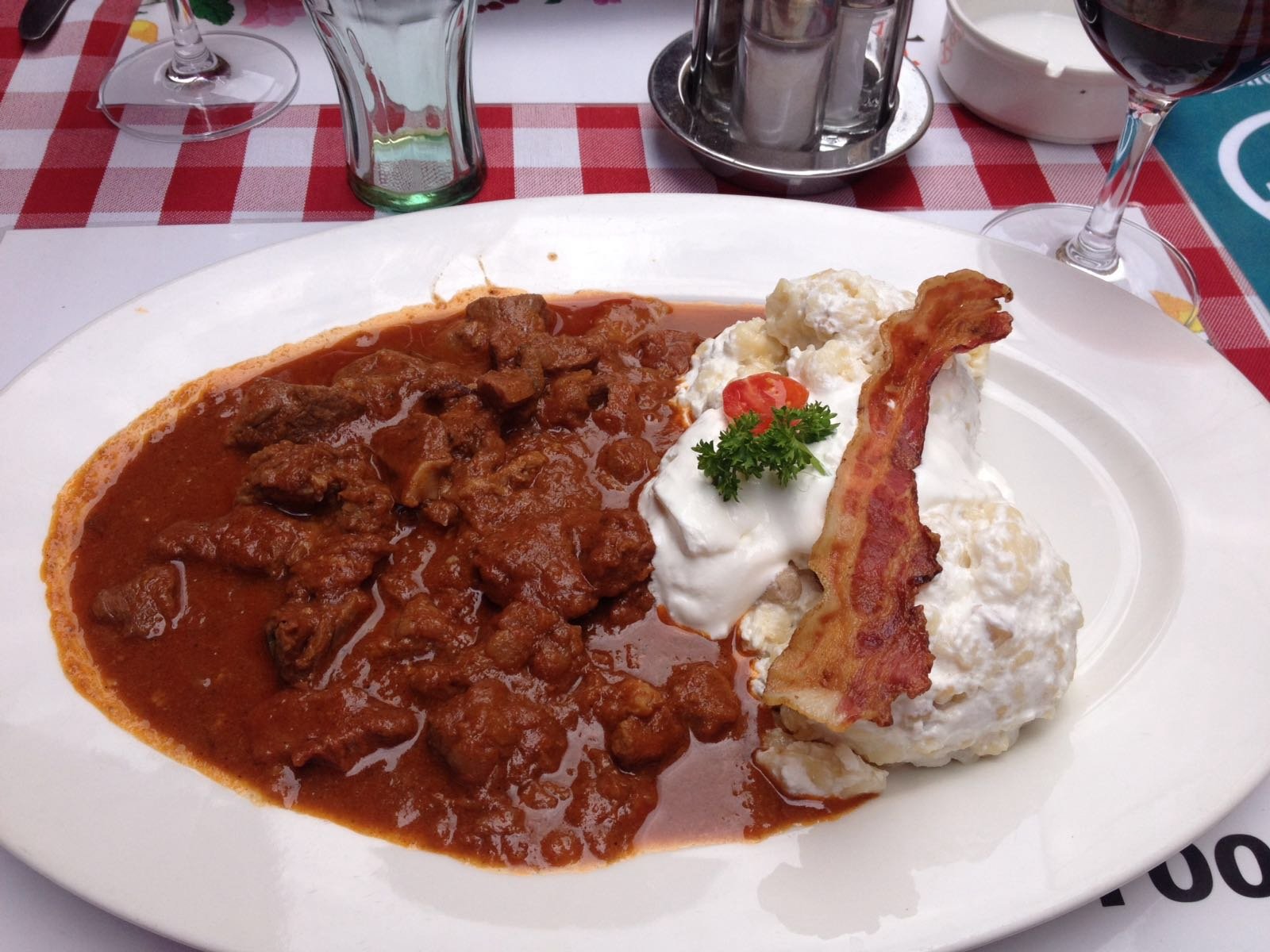 Cómo es un viaje de amigas a Budapest